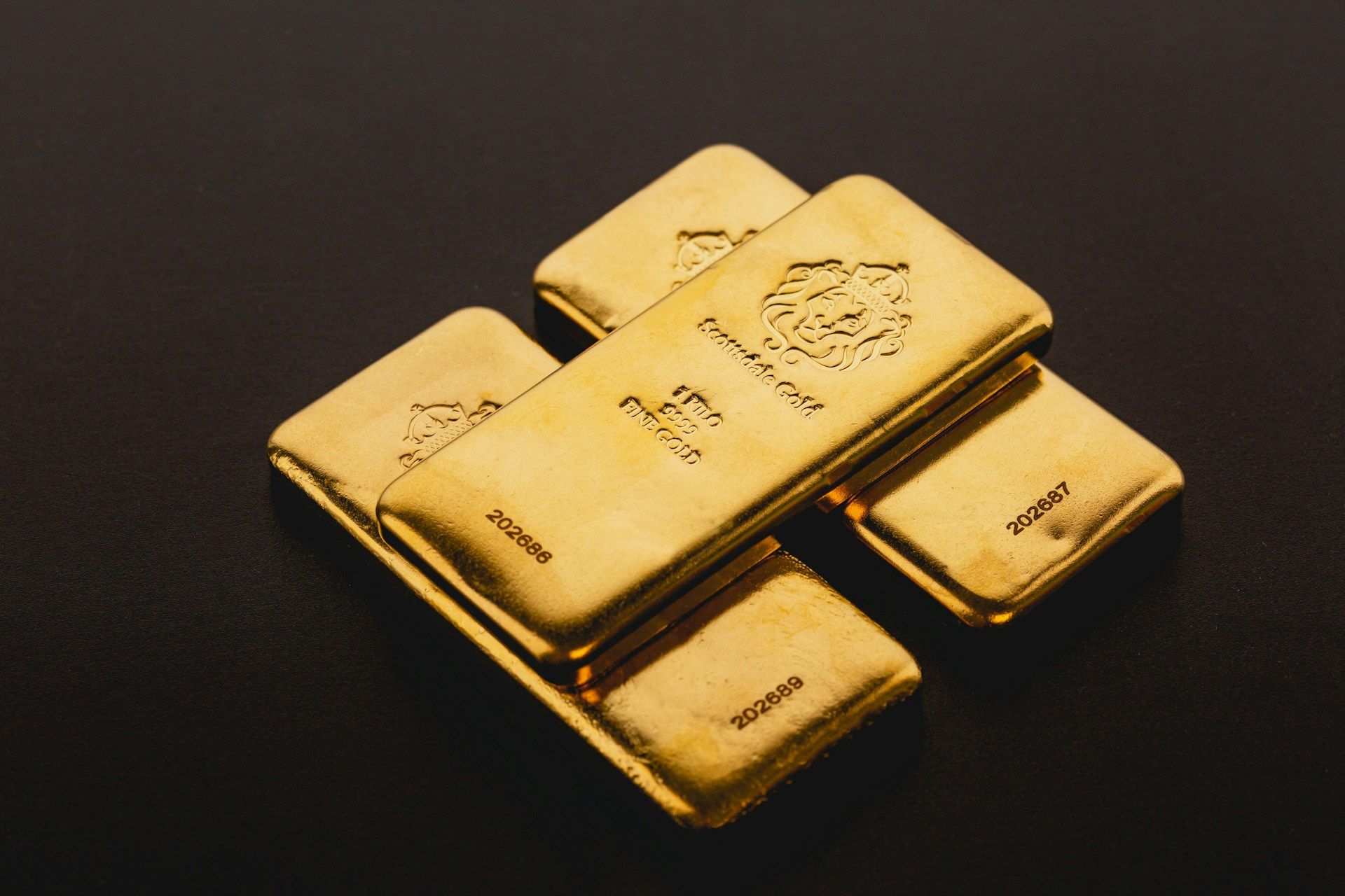 Tokenized Gold Nears $2B Market Cap as Tariff Fears Spark Safe Haven Trade