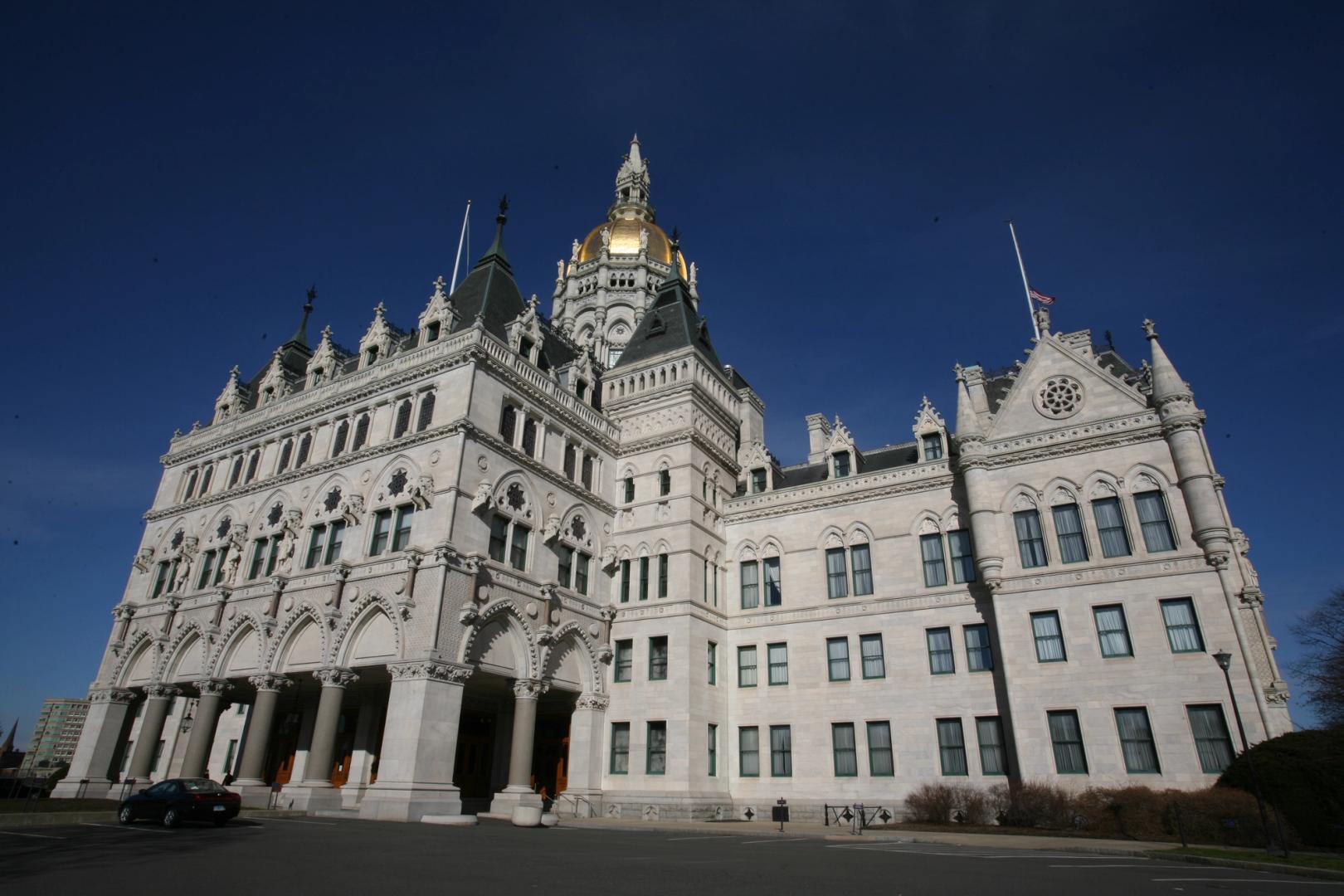 Connecticut’s Ban Throws Water on 2025 Trend of States Setting Up Crypto Investments